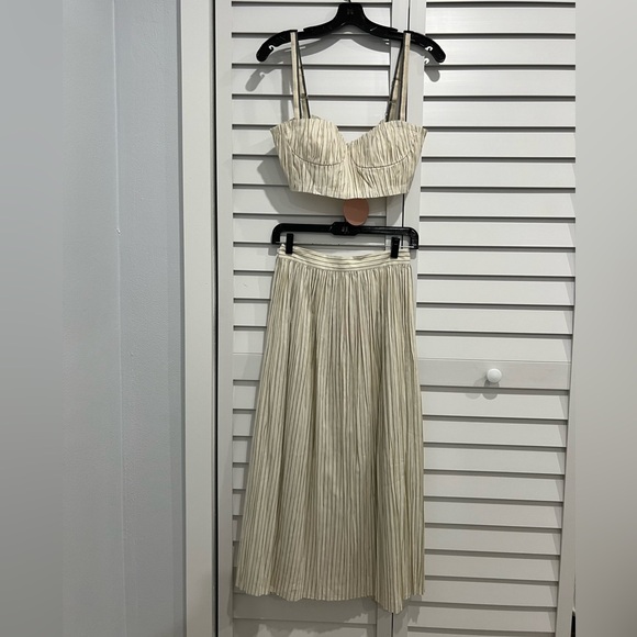 Nora Top by Alexis in size Small. Pairs with matching skirt - Picture 4 of 5